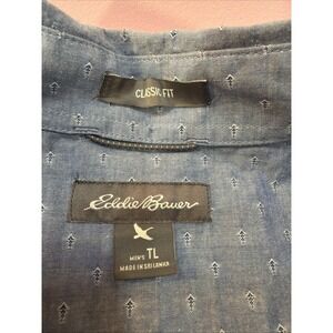Eddie Bauer Mens Classic Fit Blue Chambray Short Sleeve Button Up Shirt TL 219